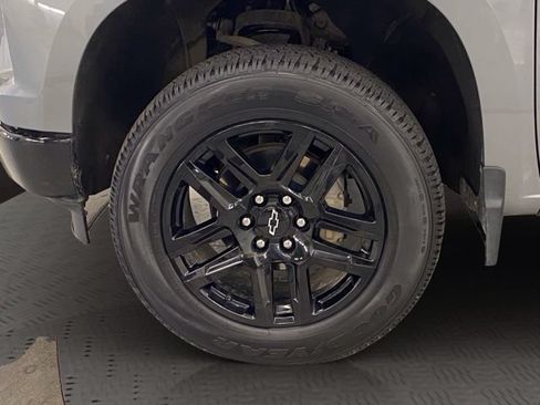 Used 2025 Chevrolet Silverado 1500 LT Trail Boss w/ LPO, Dark Essentials Package AWD/4WD image 16