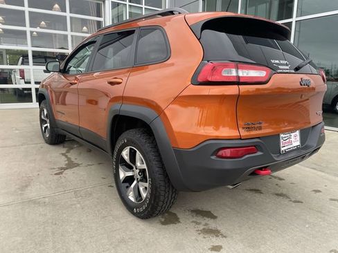 Used 2015 Jeep Cherokee Trailhawk AWD/4WD image 31