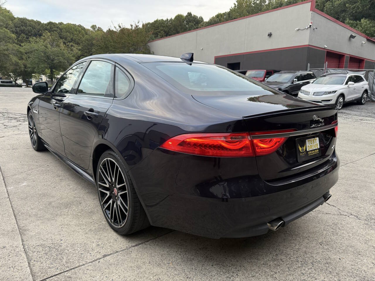 Used 2018 Jaguar XF R-Sport AWD/4WD image 46