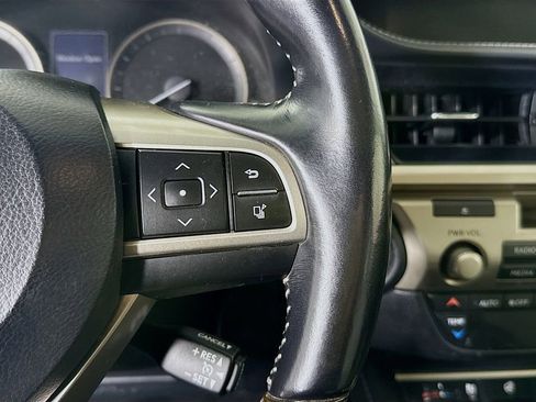 Used 2016 Lexus ES 350 w/ Navigation System Package image 23