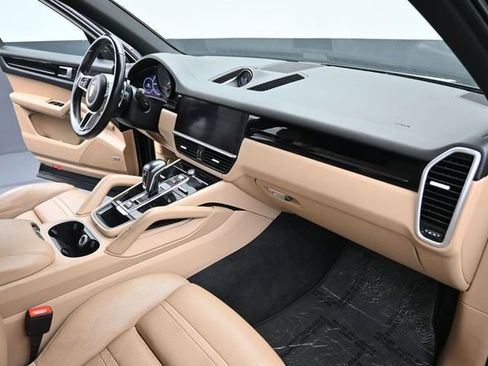 Used 2020 Porsche Cayenne AWD/4WD image 28