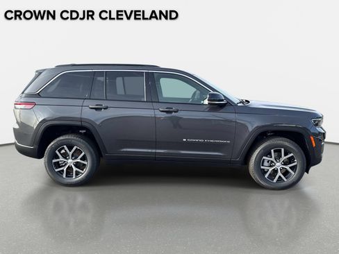 New 2025 Jeep Grand Cherokee Limited AWD/4WD image 3