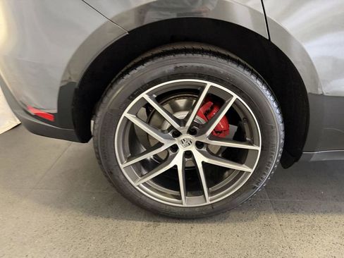 Certified 2022 Porsche Macan S AWD/4WD image 12