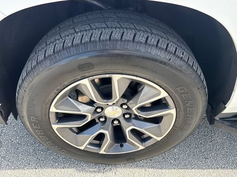Used 2021 Chevrolet Tahoe LT w/ LT Signature Package RWD image 12