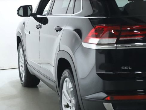 Certified 2021 Volkswagen Atlas Cross Sport SEL image 44