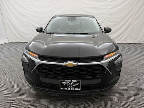 Used 2024 Chevrolet Trax LS image 2