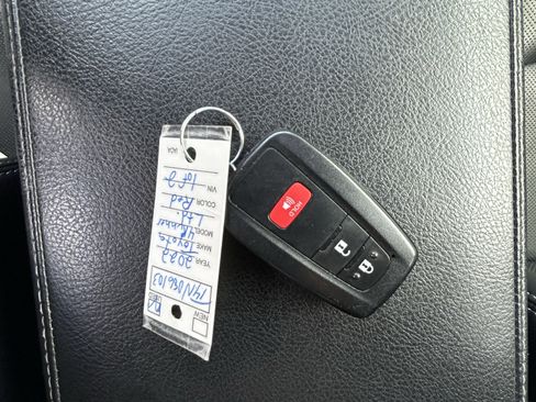 Used 2022 Toyota 4Runner Limited AWD/4WD image 32