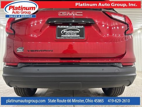 Used 2024 GMC Terrain SLT w/ Elevation Edition image 55