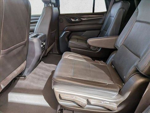 Used 2021 GMC Yukon Denali w/ Denali Premium Package AWD/4WD image 19