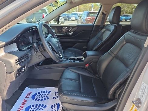 Used 2025 Lincoln Corsair AWD w/ Equipment Group 101A image 6