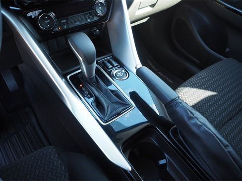 Used 2024 Mitsubishi Eclipse Cross LE image 20