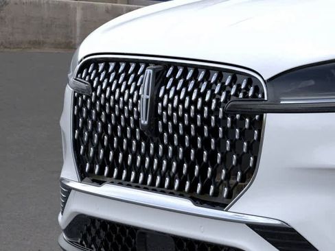 New 2026 Lincoln Aviator Reserve w/ Luxury Package RWD image 18