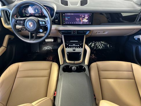 Certified 2026 Porsche Cayenne AWD/4WD image 6