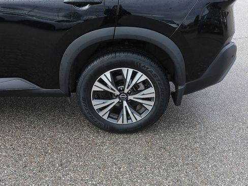 Used 2023 Nissan Rogue SV w/ SV Premium B Package image 6