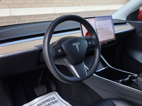 Used 2021 Tesla Model Y 2WD image 16