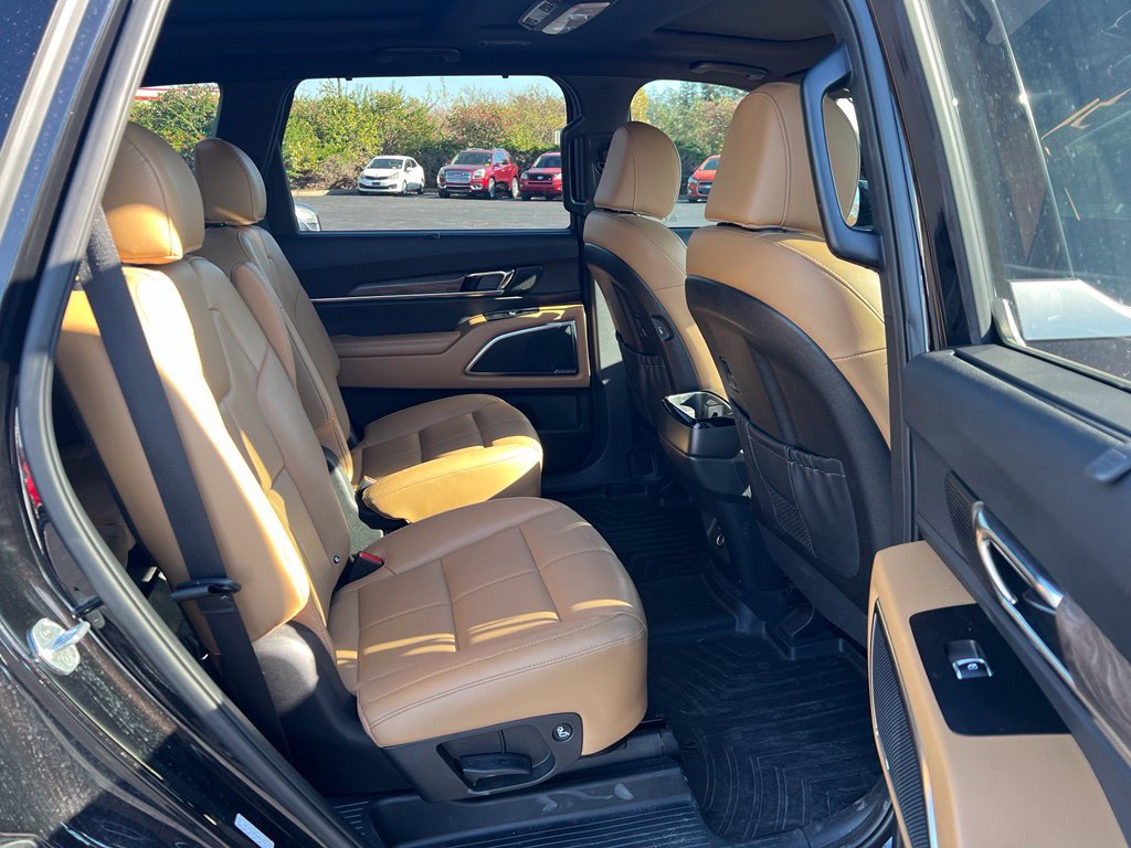 Used 2022 Kia Telluride SX w/ Towing Package FWD image 11