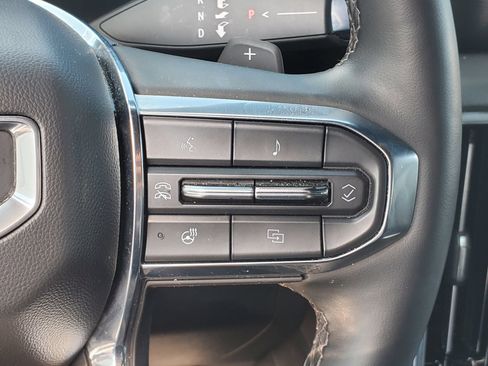 Used 2025 GMC Yukon XL Denali RWD image 25