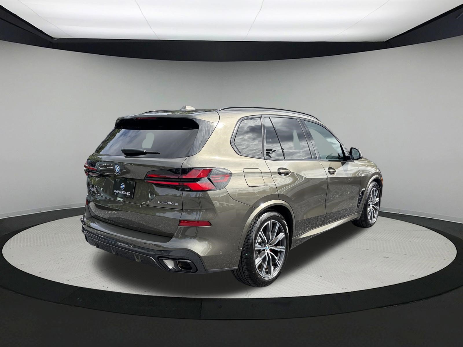 Certified 2026 BMW X5 xDrive50e w/ Executive Package AWD/4WD image 7