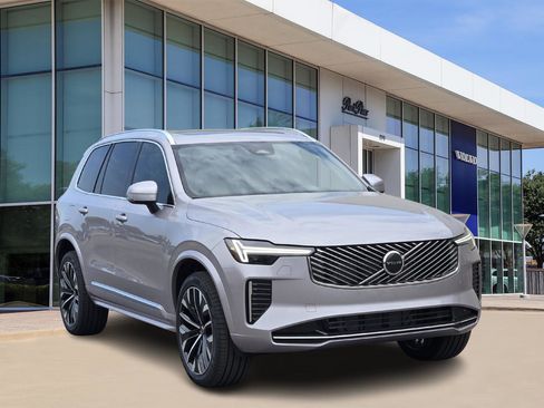 New 2026 Volvo XC90 B6 Core image 2