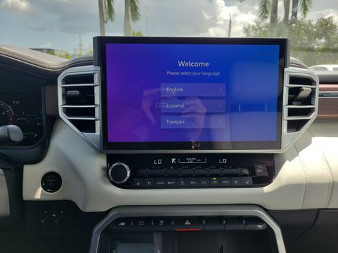 Used 2025 Toyota Sequoia Capstone AWD/4WD image 26