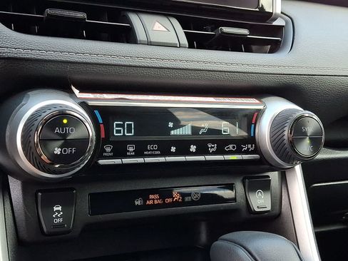 Certified 2025 Toyota RAV4 XLE AWD/4WD image 19