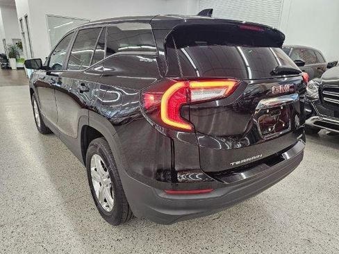 Used 2022 GMC Terrain SLE image 6