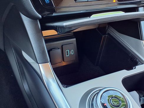 Used 2023 Ford Explorer Limited w/ Limited Technology Package image 13