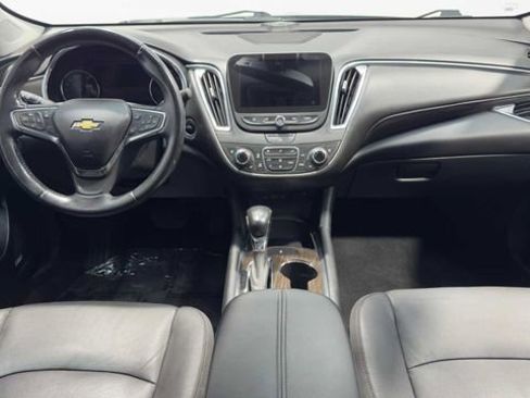 Used 2021 Chevrolet Malibu Premier FWD image 17