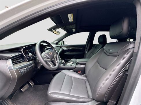 Used 2022 Cadillac XT5 Sportv w/ Technology Package image 21