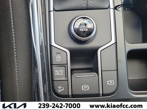 New 2026 Kia Sorento LX FWD image 32