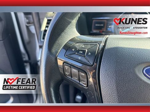 Used 2018 Ford Explorer XLT w/ XLT Appearance Package AWD/4WD image 31