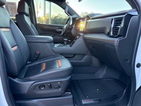Used 2023 GMC Sierra 1500 AT4 w/ AT4 Premium Package image 11
