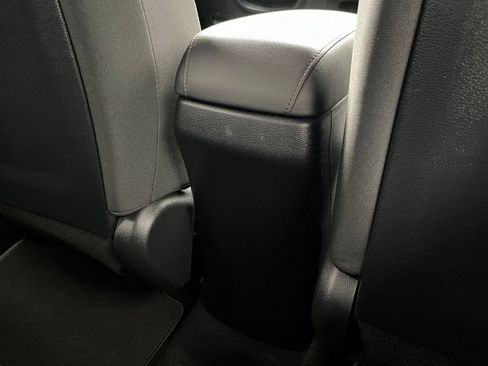 Used 2025 Kia Soul LX w/ LX Technology Package FWD image 25