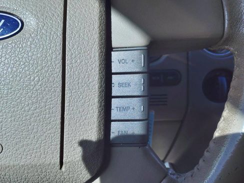 Used 2006 Ford F150 Lariat image 17