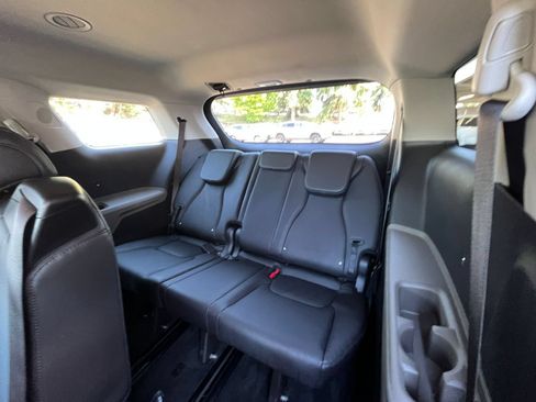 Used 2026 Kia Carnival FWD image 31