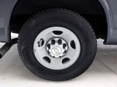 Used 2017 Chevrolet Express 2500 LS RWD image 28