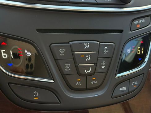 Used 2016 Buick Regal image 13