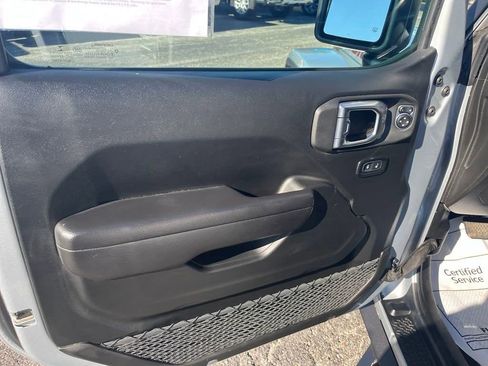 Used 2022 Jeep Wrangler Unlimited Rubicon w/ Steel Bumper Group image 17