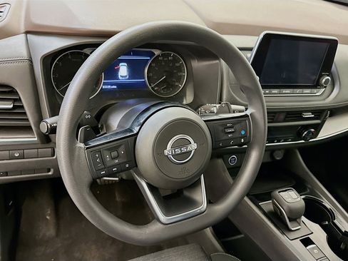 Used 2023 Nissan Rogue SV image 18