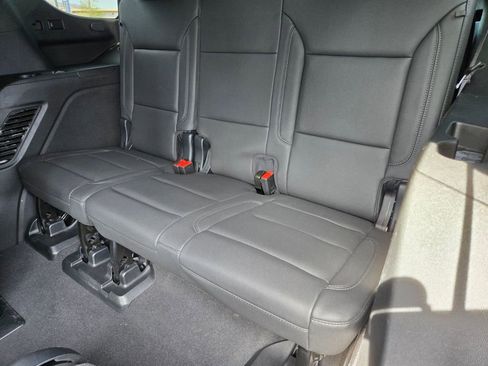 Used 2023 Chevrolet Tahoe Z71 w/ Luxury Package image 13