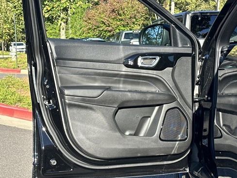 New 2026 Jeep Compass Latitude image 10