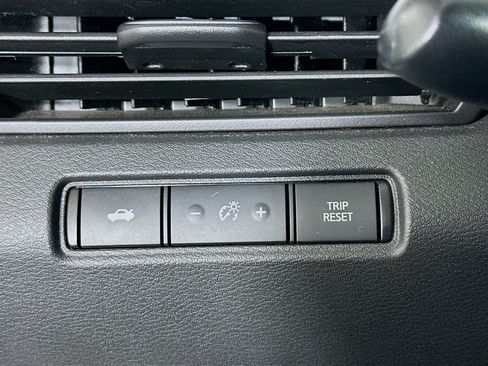 Used 2024 Nissan Altima 2.5 SR image 16