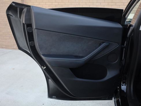 Used 2022 Tesla Model Y Performance AWD/4WD image 14