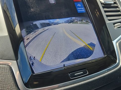 Certified 2024 Volvo XC90 B5 Core AWD/4WD image 9