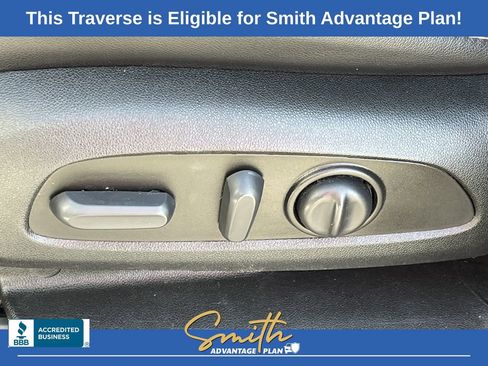 Used 2023 Chevrolet Traverse LT FWD image 16