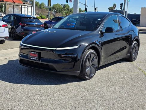 Used 2026 Tesla Model Y 2WD image 10