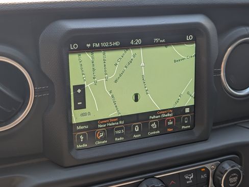 Used 2018 Jeep Wrangler Unlimited Sahara AWD/4WD image 26