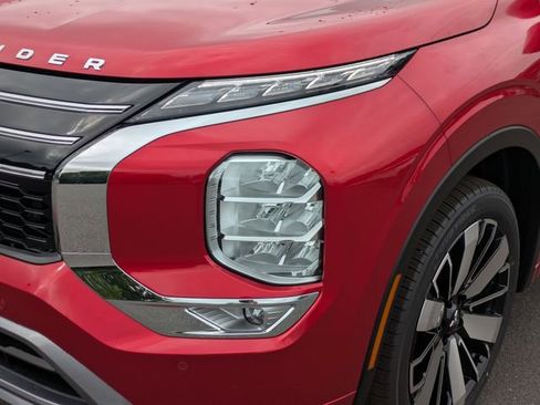 New 2025 Mitsubishi Outlander SEL image 9