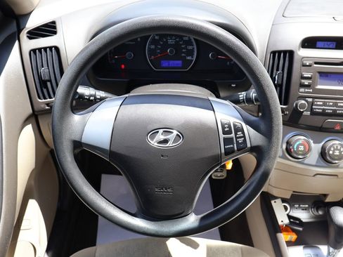 Used 2010 Hyundai Elantra GLS FWD image 12