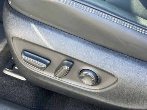 Used 2022 Toyota RAV4 XLE Premium image 18